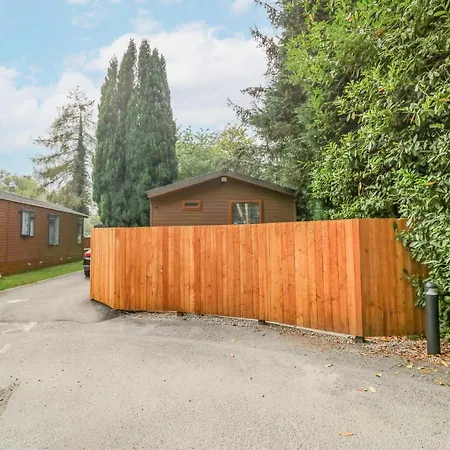 בית נופש Willows ווינדרמר